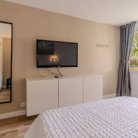 Apartment Very Flat For 5 With Swimming Pool Tennis Court And Free Park Le Touquet