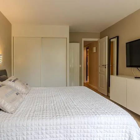 Very Flat For 5 With Swimming Pool Tennis Court And Free Park Le Touquet