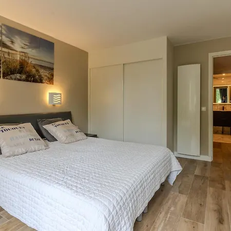 Very Flat For 5 With Swimming Pool Tennis Court And Free Park Apartment Le Touquet